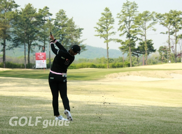 CreaS F&C 제40회 KLPGA 챔피언십 1R 박성원 세컨 샷