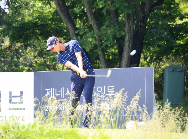 KB금융 리브챔피언십 2R 엄재웅 티 샷