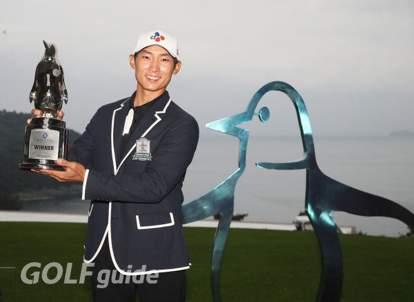 6월 KPGA 코리안투어 먼싱웨어 매치플레이 챔피언십에서 우승한 김민휘 선수