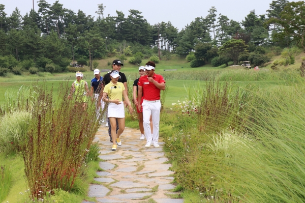 '서산수 골프앤리조트 2018 맞수한판' 이동중인 선수들