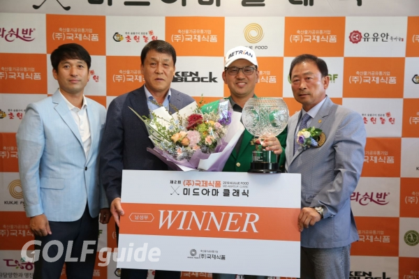 제2회 국제식품배 미드아마 남성부 우승장 강권오