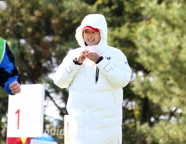 추워요...2018 LPGA KEB하나은행챔피언십 1R 고진영