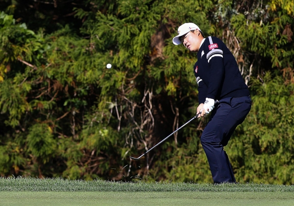 임성재가 2번홀에서 어프로치샷을 하고 있다(사진 제공 :JNA GOLF)