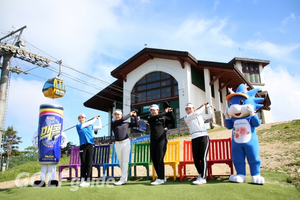 발왕산 정상에서...맥콜 · 용평리조트 오픈 with SBS Golf 포토콜
