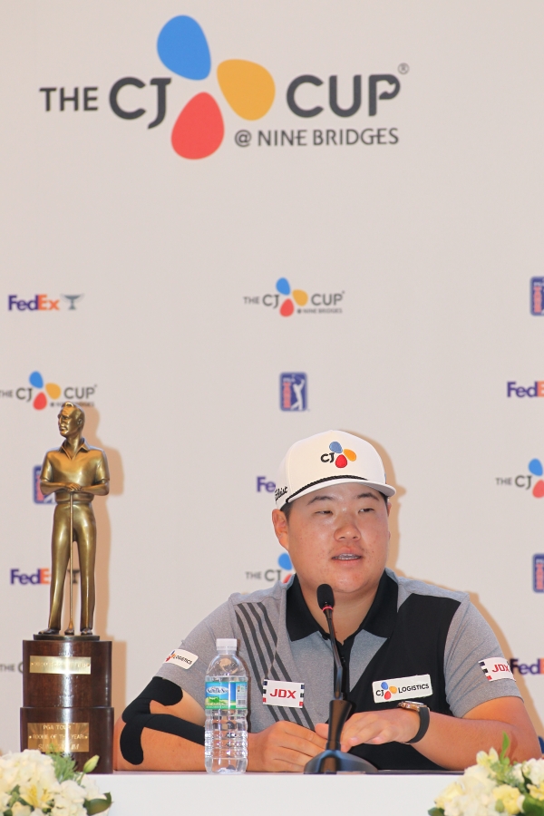 16일 PGA 투어 신인상(아놀드 파머상)을 받은 임성재(사진 제공: JNA GOLF)